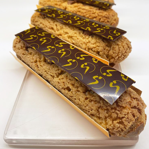 Éclair au chocolat noir